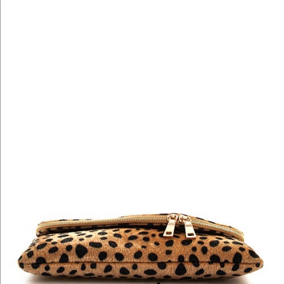 ONE LEFT✨ Cheetah Crossbody Bag - Picture 4 of 6